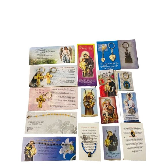 Lot of 16 Assorted Catholic Christian Prayers Cards Jewelry Saints Key Chain Cro - Picture 2 of 8